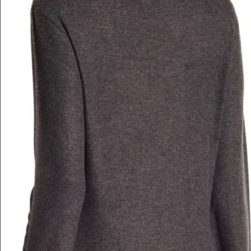 Go Couture Printed V-Neck Sweater Size Large - Picture 8 of 9